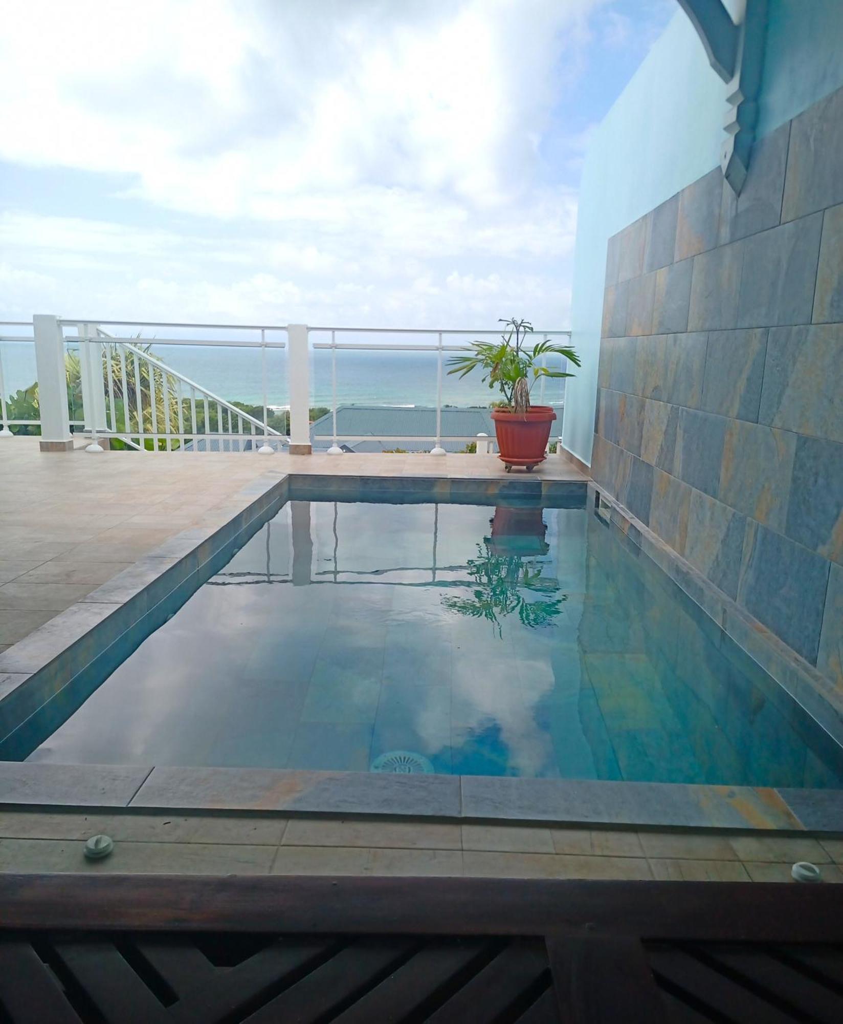Aux Colibris Amoureux : Loft De Standing Avec Vue Mer Grand-Bourg  Exterior photo
