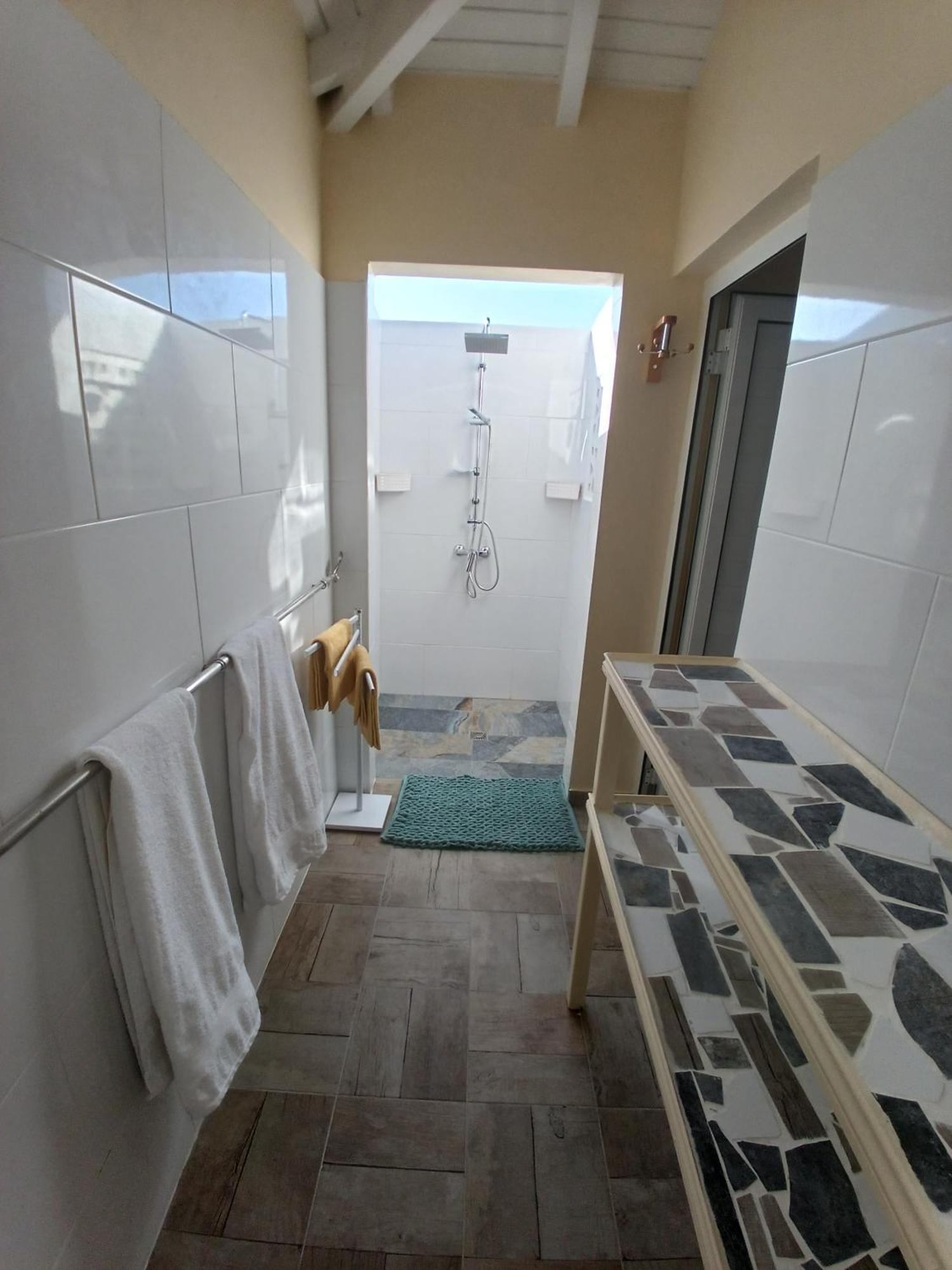 Aux Colibris Amoureux : Loft De Standing Avec Vue Mer Grand-Bourg  Exterior photo
